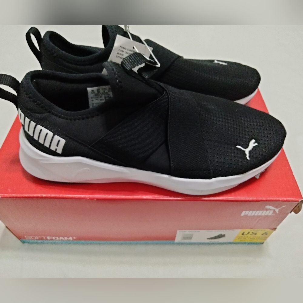Puma Women’s Chroma, Black Slip on sneaker Size 6